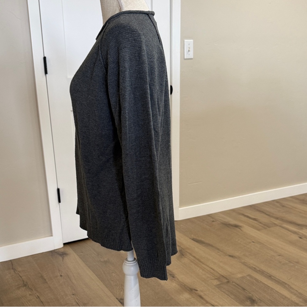 UGG GRAY CREWNECK SWEATER - NWOT - Picture 4 of 12